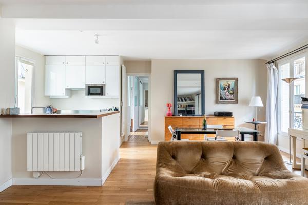 Paris 1er – Place des Victoires / Palais Royal – 69 m² traversant au calme – Charme de l’ancien – Potentiel 2 chambres