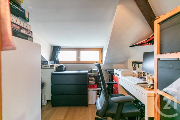 Immeuble à vendre  245 m 2   JOINVILLE LE PONT  - 94