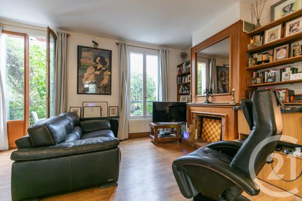 Immeuble à vendre  245 m 2   JOINVILLE LE PONT  - 94