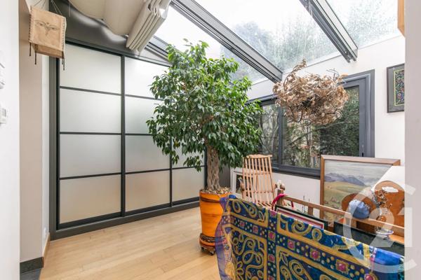 Immeuble à vendre  245 m 2   JOINVILLE LE PONT  - 94