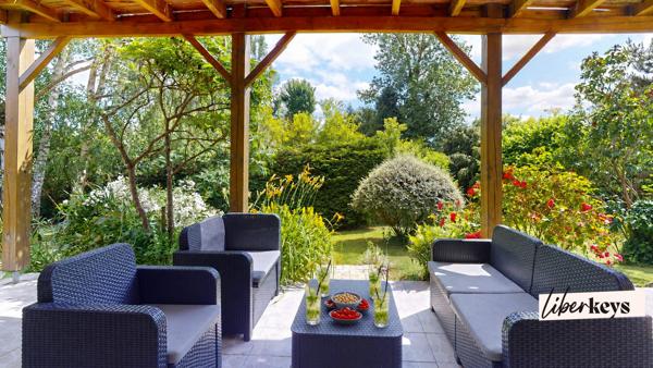 Maison familiale 8 Pièces 149m² proche Chambly - Grand jardin - Terrasses -Sous sol total.