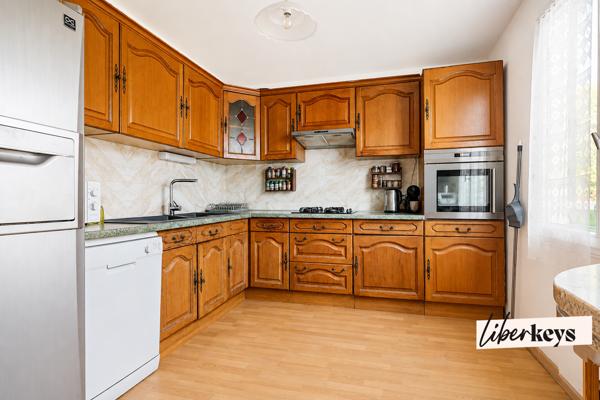 Maison familiale 8 Pièces 149m² proche Chambly - Grand jardin - Terrasses -Sous sol total.