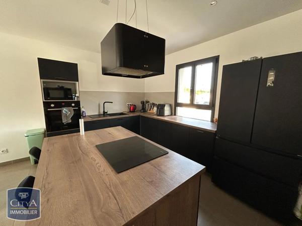 Maison à louer 4 pièces 101m² Breuil-Magné (17870)