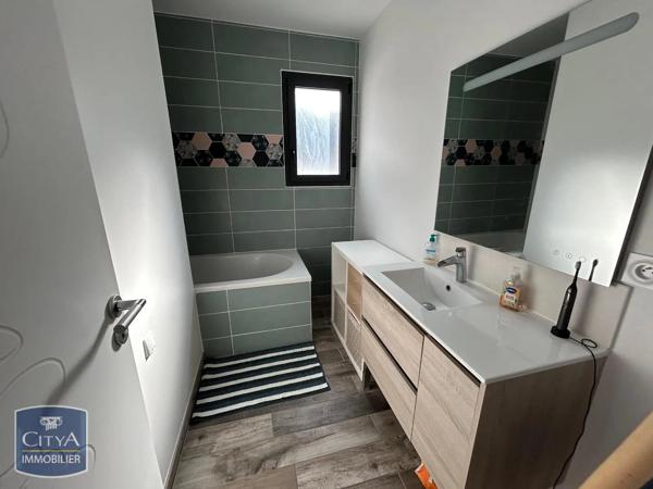 Maison à louer 4 pièces 101m² Breuil-Magné (17870)