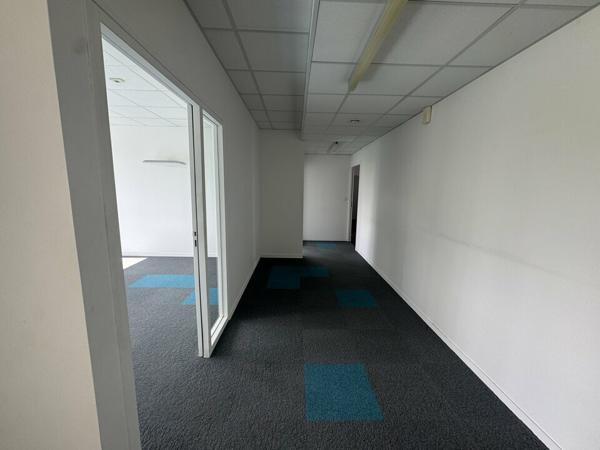 TOURS NORD L'AERONEF BUREAUX A LOUER DE 130 M² AVEC POSSIBILITE DE PARKING