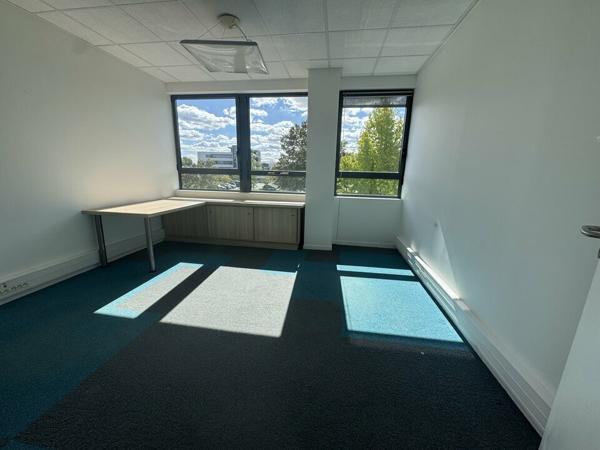 TOURS NORD L'AERONEF BUREAUX A LOUER DE 130 M² AVEC POSSIBILITE DE PARKING