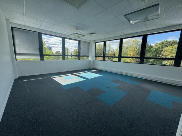 TOURS NORD L'AERONEF BUREAUX A LOUER DE 130 M² AVEC POSSIBILITE DE PARKING