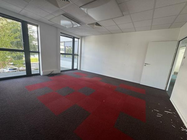 TOURS NORD L'AERONEF BUREAUX A LOUER DE 130 M² AVEC POSSIBILITE DE PARKING