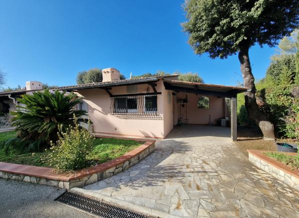 MAISON MITOYENNE D'UN CÔTÉ DE TYPE 3 PIÈCES DANS DOMAINE SÉCURISÉ