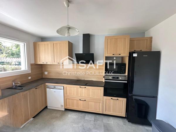 Pavillon entièrement rénové de plain pied, 3 chambres, garage, jardin