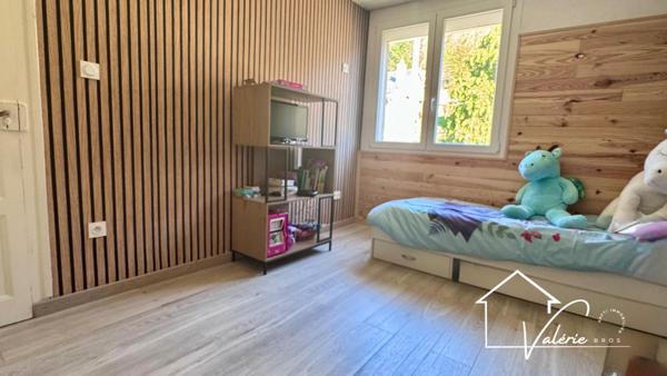 Lumineux appartement avec garage, cave et terrain à Massiac