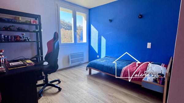 Lumineux appartement avec garage, cave et terrain à Massiac
