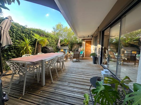 Marseille 8ème, Saint Anne, T4 Traversant de 90m2 + Jardin-terrasse de 40m2+ Atelier + Cave