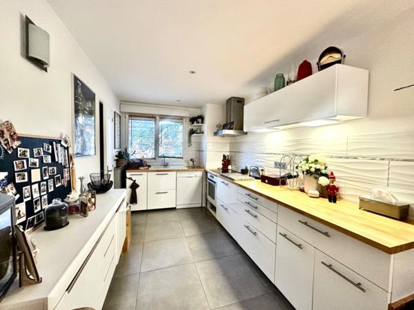 Marseille 8ème, Saint Anne, T4 Traversant de 90m2 + Jardin-terrasse de 40m2+ Atelier + Cave