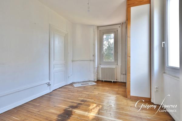 Maison bourgeoise de caractère – 200 m² – 6 chambres – Terrain arboré 712 m²