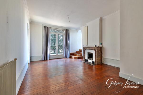 Maison bourgeoise de caractère – 200 m² – 6 chambres – Terrain arboré 712 m²