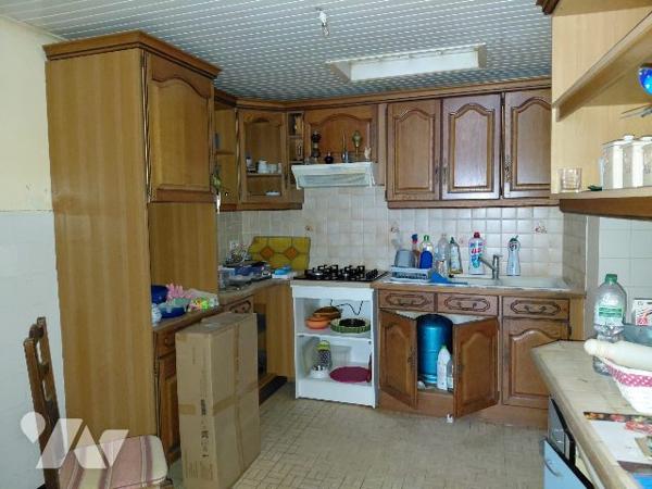 PLEIN CENTRE DE LA GARNACHE - MAISON A RENOVER - 105 M²