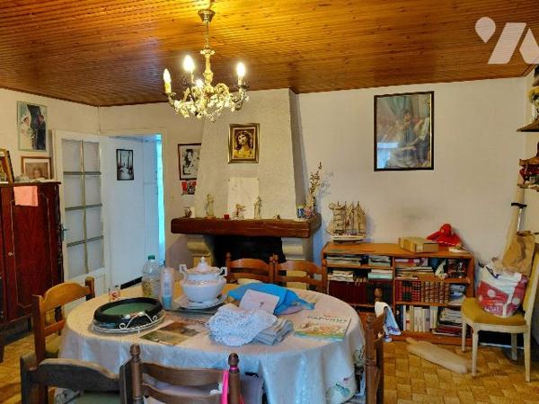 PLEIN CENTRE DE LA GARNACHE - MAISON A RENOVER - 105 M²