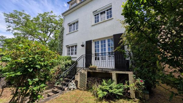 Maison Individuelle de 5 chambres et sous-sol total
