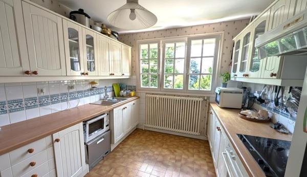 Maison Individuelle de 5 chambres et sous-sol total