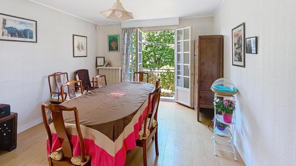 Maison Individuelle de 5 chambres et sous-sol total
