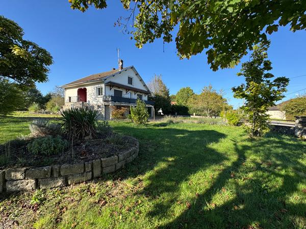 Maison - 8 pièces - 144 m²