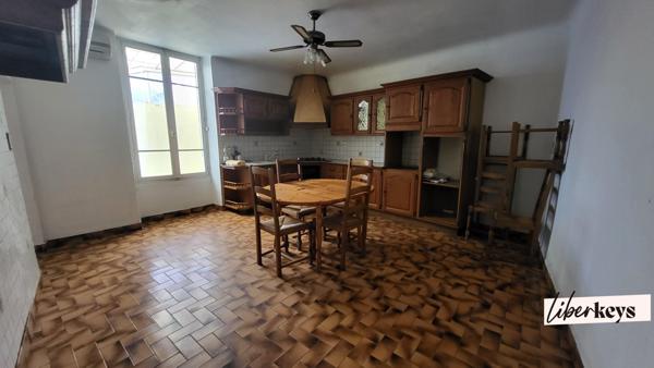 UCHAUD - Maison de village - 255 000€