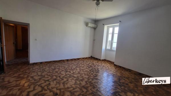 UCHAUD - Maison de village - 255 000€