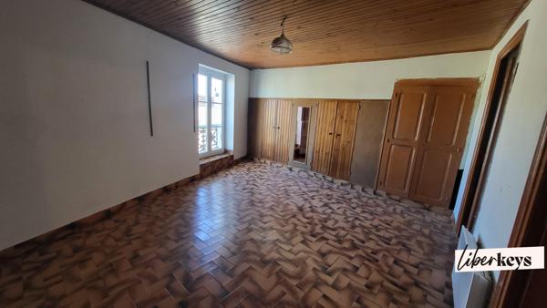 UCHAUD - Maison de village - 255 000€