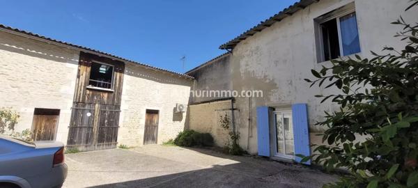 Vente Immeuble 16 pièces 320 m2 à Saint-Jean-d'Angély