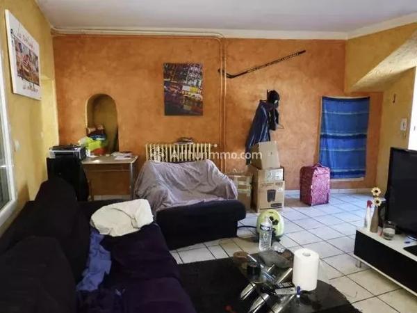 Vente Immeuble 16 pièces 320 m2 à Saint-Jean-d'Angély