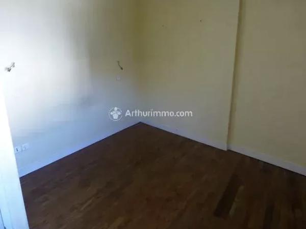 Vente Immeuble 16 pièces 320 m2 à Saint-Jean-d'Angély