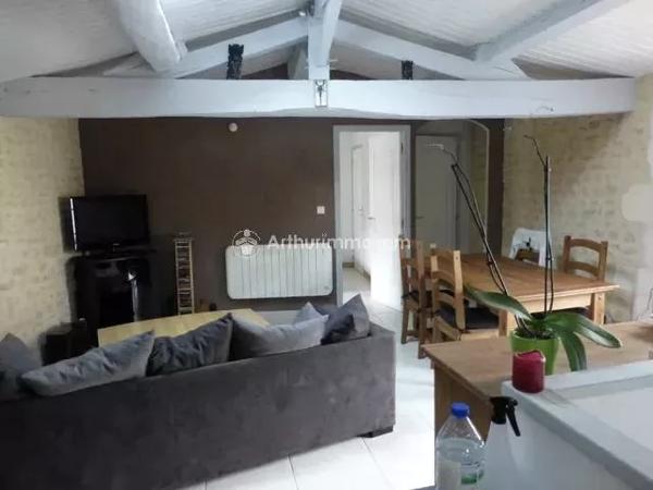 Vente Immeuble 16 pièces 320 m2 à Saint-Jean-d'Angély