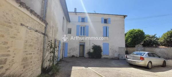 Vente Immeuble 16 pièces 320 m2 à Saint-Jean-d'Angély