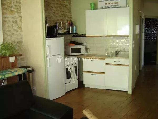 Vente Immeuble 16 pièces 320 m2 à Saint-Jean-d'Angély