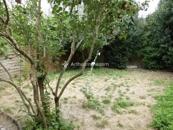 Vente Immeuble 16 pièces 320 m2 à Saint-Jean-d'Angély