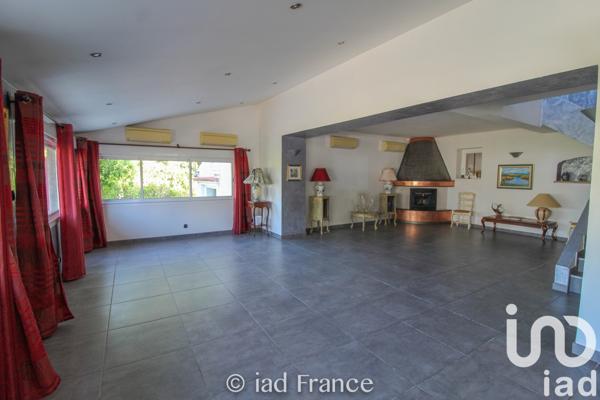 Maison à vendre 9 pièces 230 m² Alès