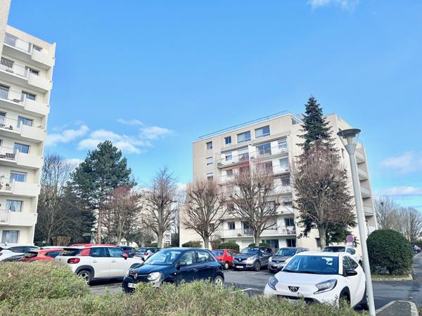 A VENDRE garage fermé, vendu libre, à CAEN secteur stade d'Ornano - résidence calme et sécurisée