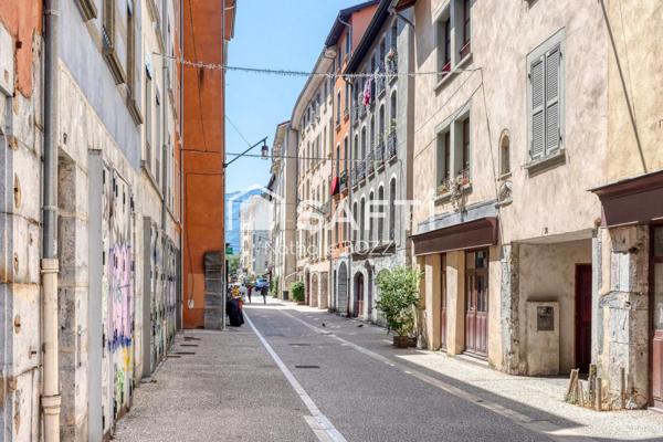 T1 bis Hyper centre de Grenoble de 32 m2