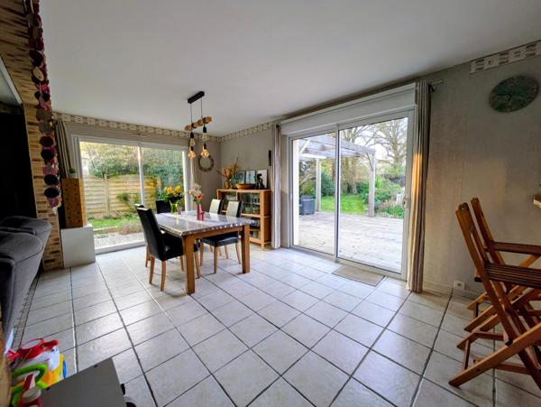 44410 - MAISON AVEC VIE DE PLAIN PIED - 4 CHAMBRES - PISCINE  CHAUFFEE