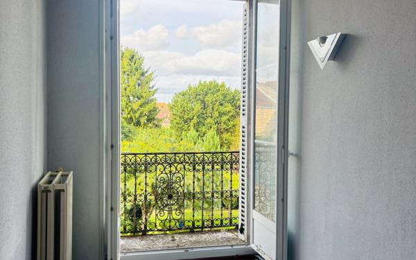 Maison à vendre    4 pièces • 195 m2 Saint-Savin