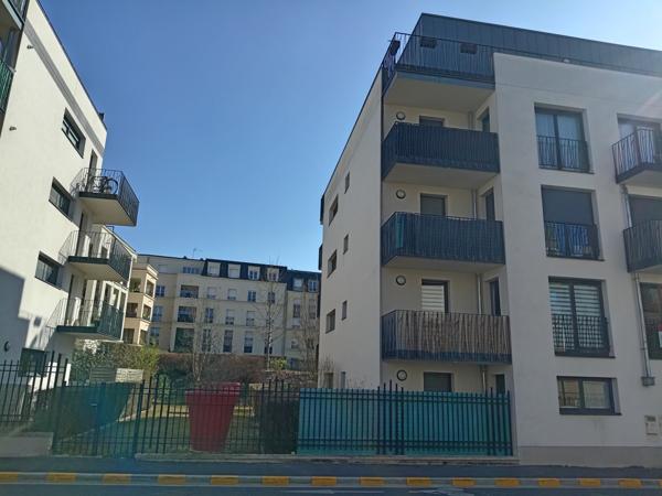 REIMS - Secteur Henry VASNIER appartement T2 meublé avec sta