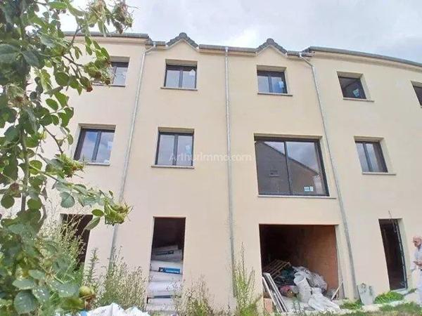 Vente                                                      Maison
                        
                                         165 m2                     à Valenton