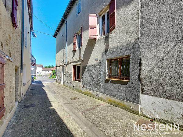 À vendre Maison de ville en pierre à rénover de 95 m² au centre de Condom