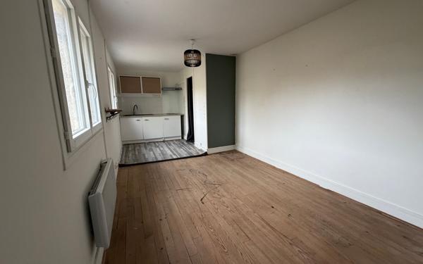 Immeuble à vendre    15 pièces •  Saintes