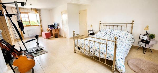 Maison à Pleine-Fougères, 35610 - 7 pièces 251m²