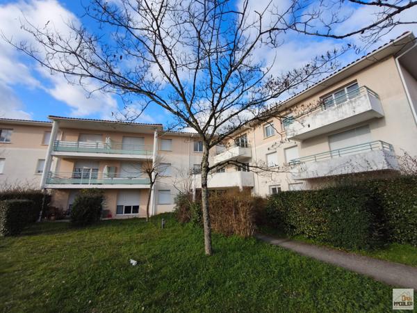 APPARTEMENT T3 AVEC PISCINE ET LOCATAIRE EN PLACE