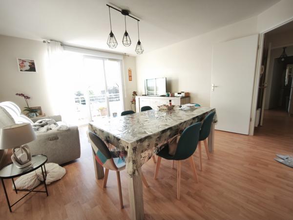 APPARTEMENT T3 AVEC PISCINE ET LOCATAIRE EN PLACE