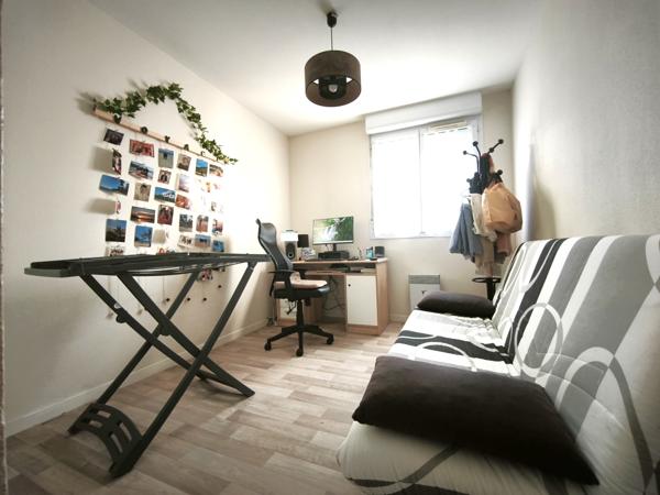 APPARTEMENT T3 AVEC PISCINE ET LOCATAIRE EN PLACE