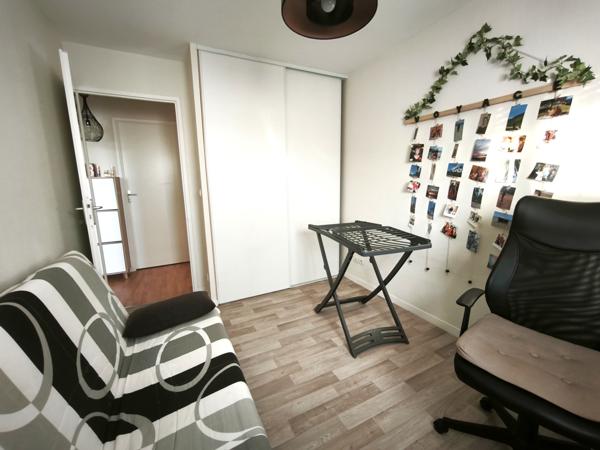 APPARTEMENT T3 AVEC PISCINE ET LOCATAIRE EN PLACE